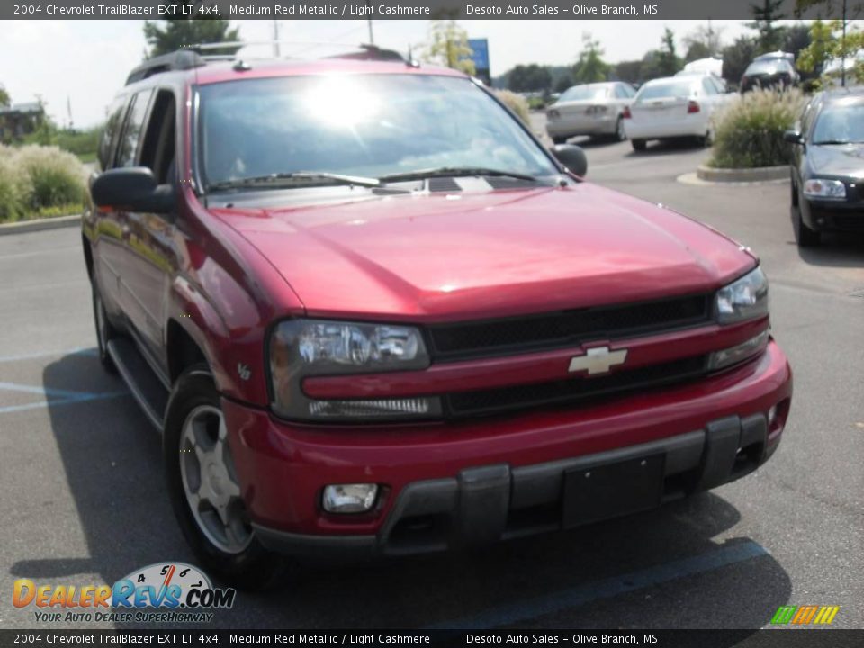 2004 Chevrolet TrailBlazer EXT LT 4x4 Medium Red Metallic / Light Cashmere Photo #4