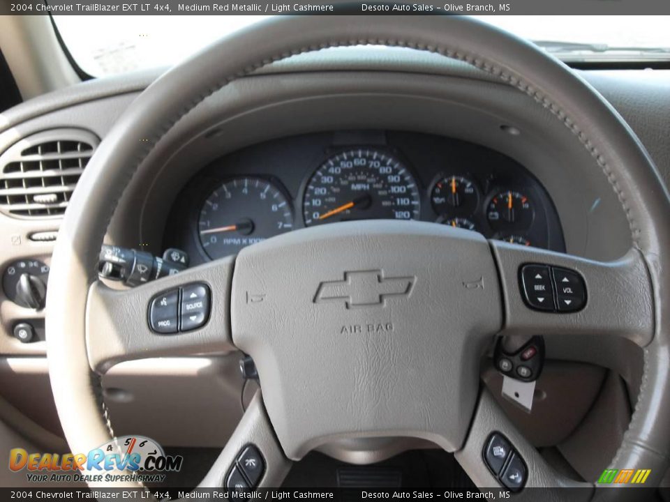 2004 Chevrolet TrailBlazer EXT LT 4x4 Medium Red Metallic / Light Cashmere Photo #10