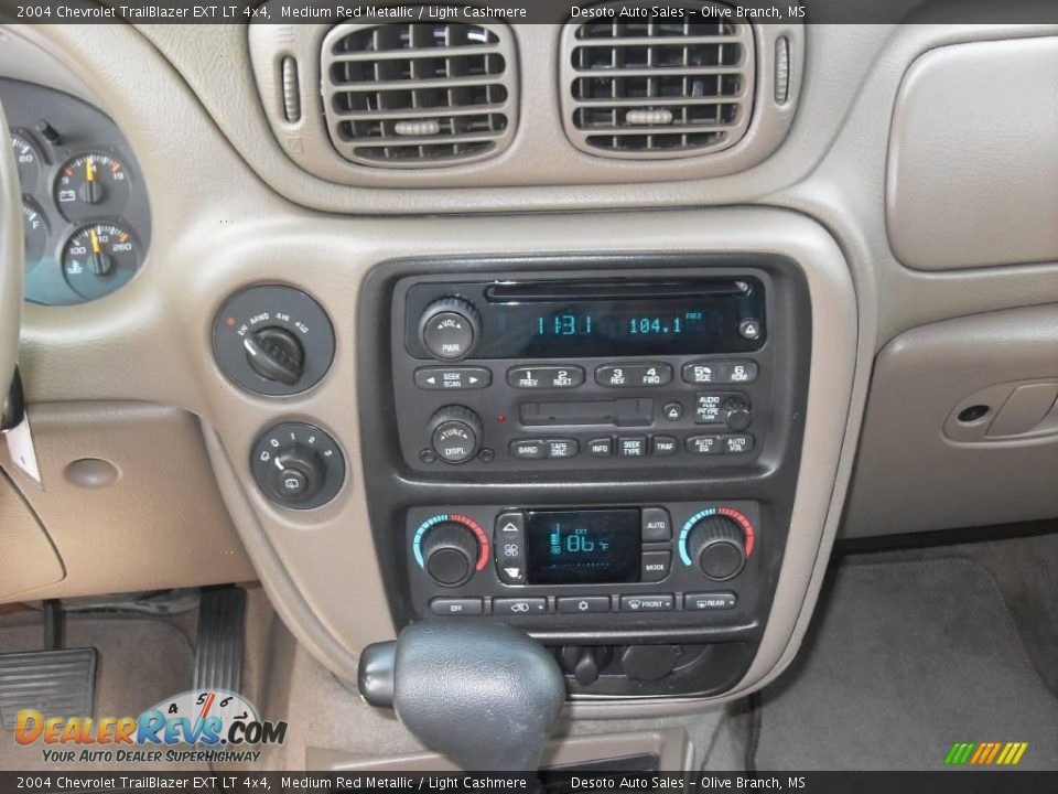 2004 Chevrolet TrailBlazer EXT LT 4x4 Medium Red Metallic / Light Cashmere Photo #12