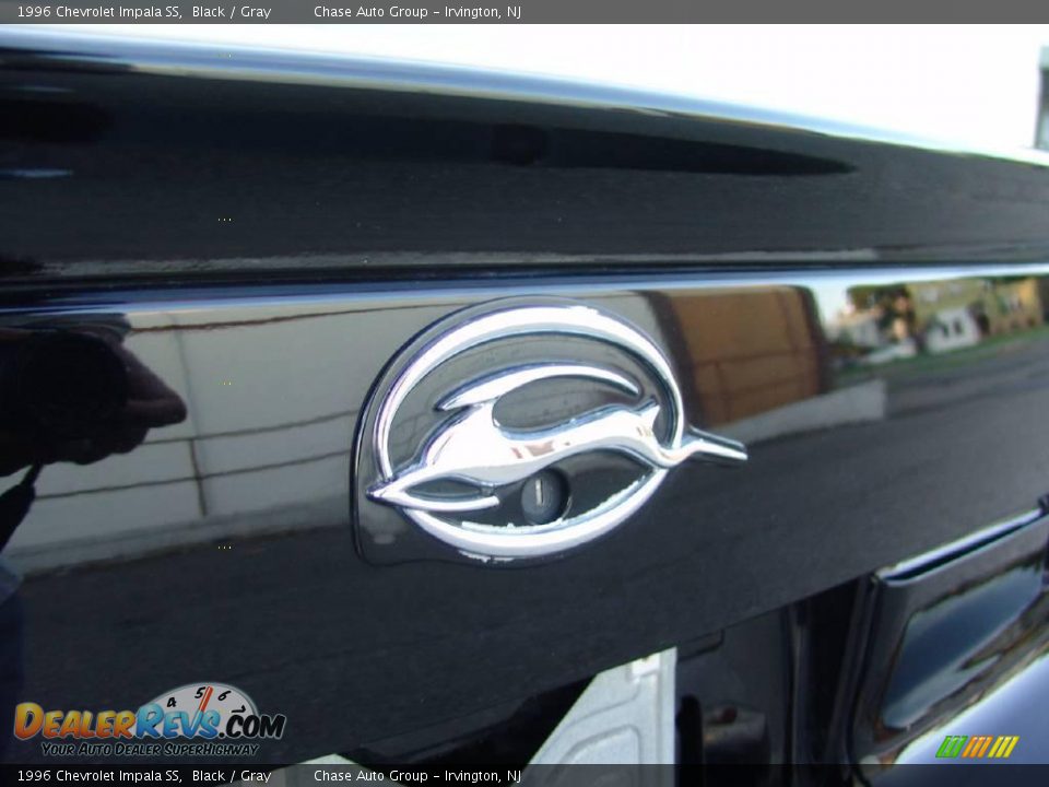 1996 Chevrolet Impala SS Black / Gray Photo #10