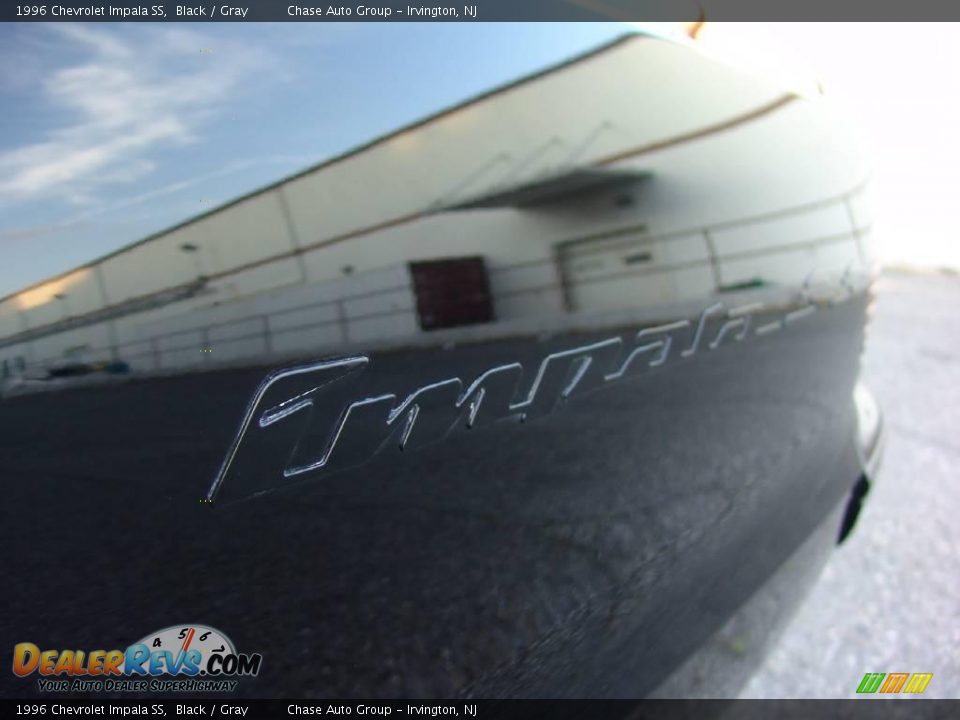 1996 Chevrolet Impala SS Black / Gray Photo #11