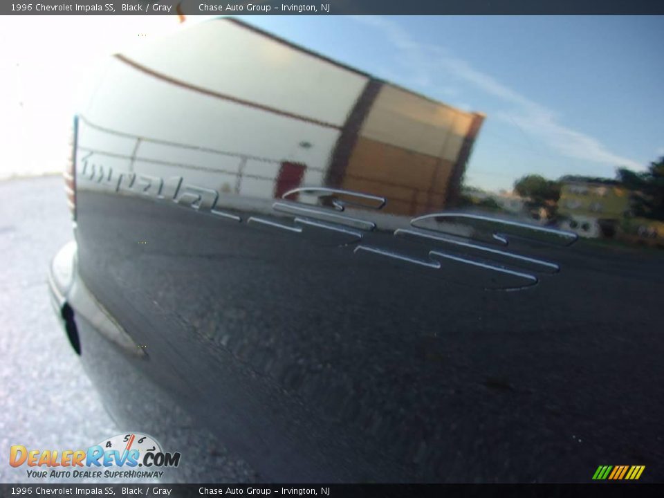 1996 Chevrolet Impala SS Black / Gray Photo #12
