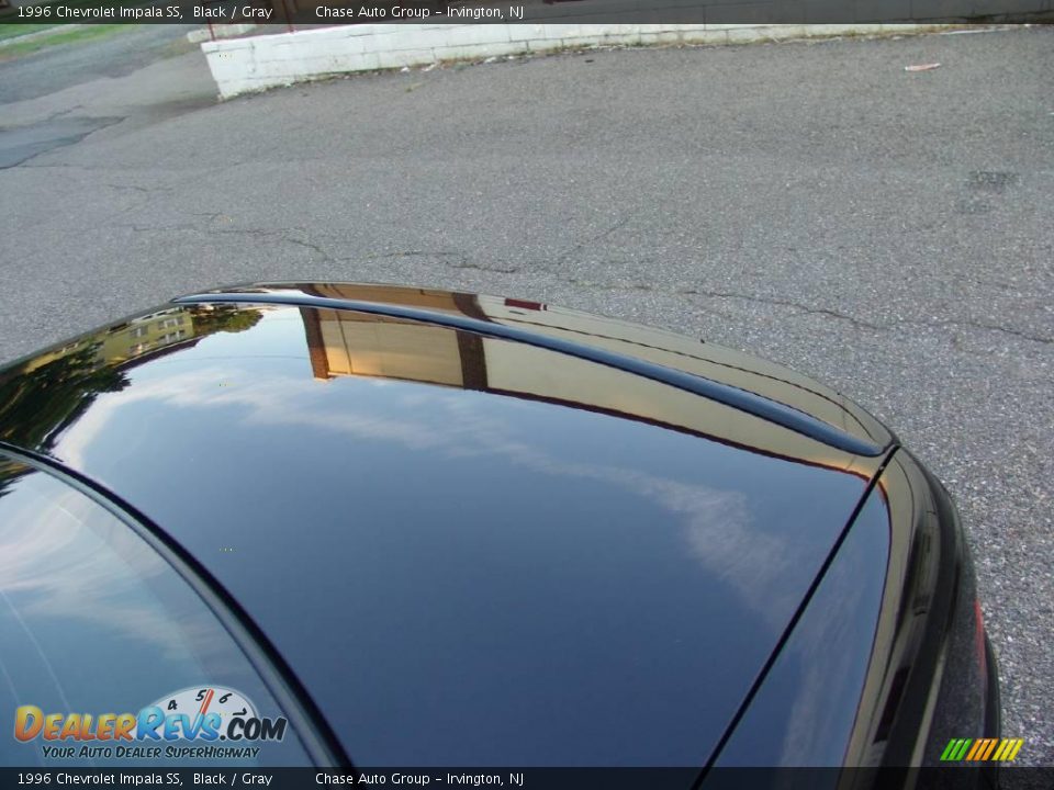 1996 Chevrolet Impala SS Black / Gray Photo #13