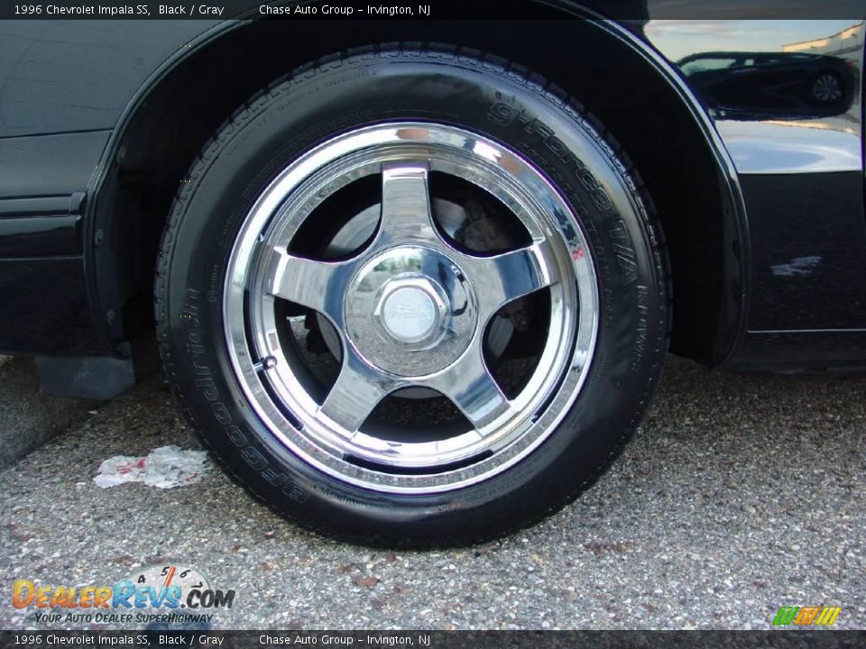 1996 Chevrolet Impala SS Black / Gray Photo #14