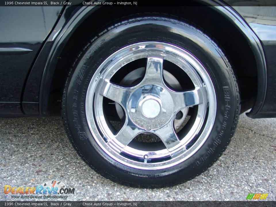 1996 Chevrolet Impala SS Black / Gray Photo #15