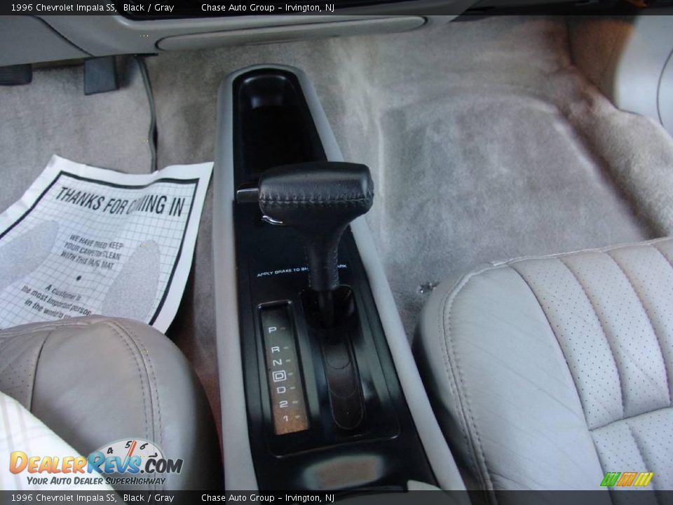 1996 Chevrolet Impala SS Black / Gray Photo #32