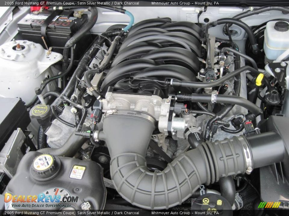 2005 Ford Mustang GT Premium Coupe Satin Silver Metallic / Dark Charcoal Photo #9