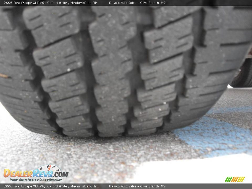 2006 Ford Escape XLT V6 Oxford White / Medium/Dark Flint Photo #17