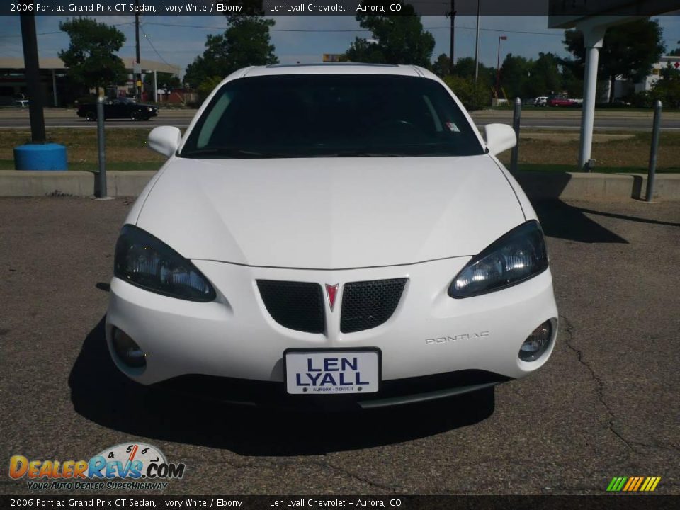 2006 Pontiac Grand Prix GT Sedan Ivory White / Ebony Photo #2