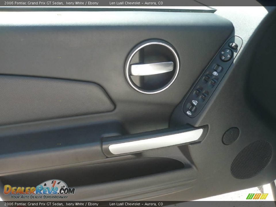 2006 Pontiac Grand Prix GT Sedan Ivory White / Ebony Photo #7