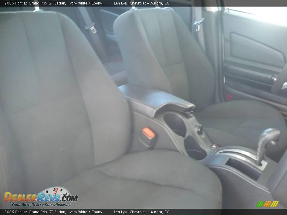 2006 Pontiac Grand Prix GT Sedan Ivory White / Ebony Photo #14