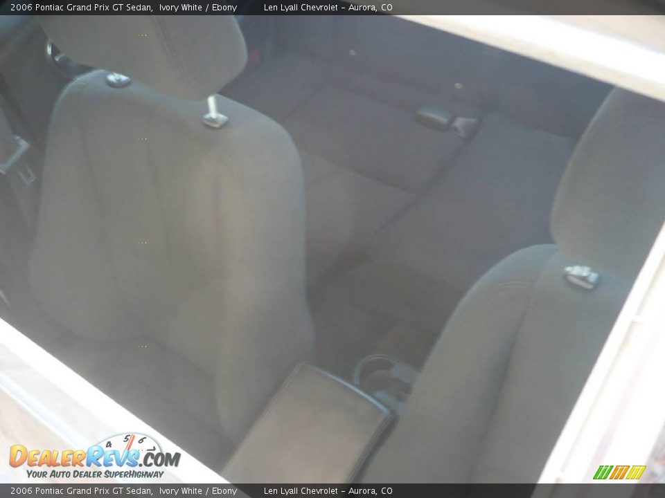 2006 Pontiac Grand Prix GT Sedan Ivory White / Ebony Photo #31
