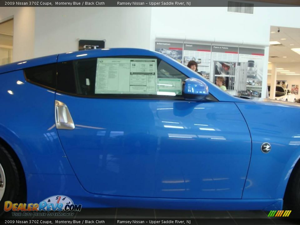2009 Nissan 370Z Coupe Monterey Blue / Black Cloth Photo #21