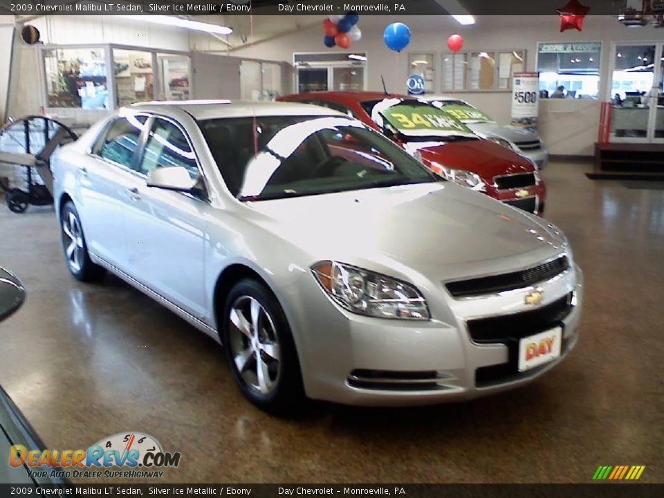 2009 Chevrolet Malibu LT Sedan Silver Ice Metallic / Ebony Photo #3