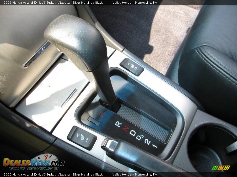 2006 Honda Accord EX-L V6 Sedan Alabaster Silver Metallic / Black Photo #12