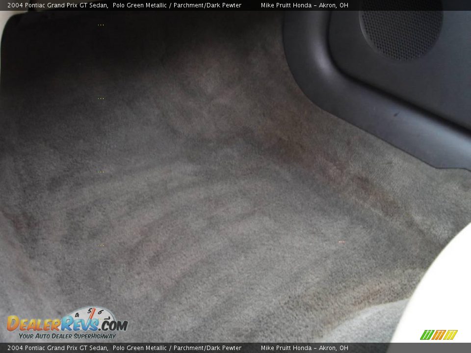 2004 Pontiac Grand Prix GT Sedan Polo Green Metallic / Parchment/Dark Pewter Photo #26