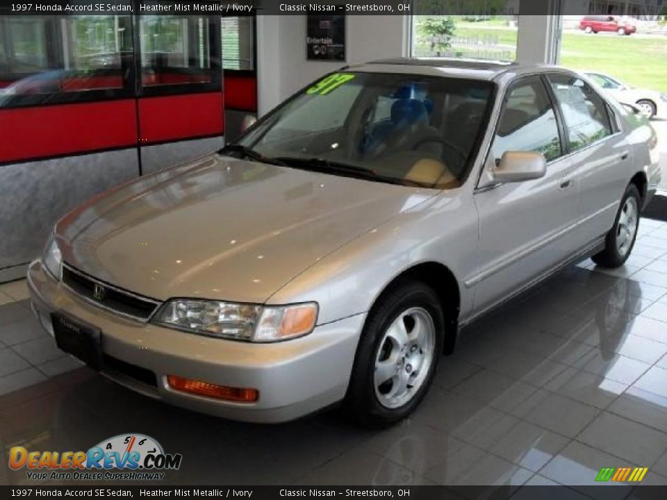 1997 Honda Accord SE Sedan Heather Mist Metallic / Ivory Photo #1