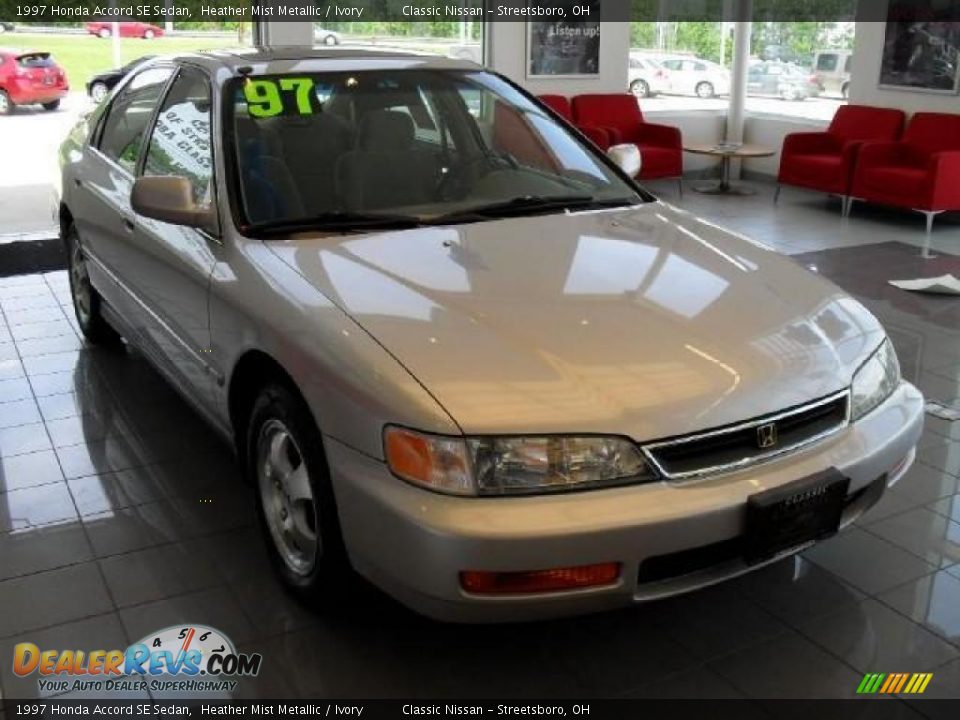 1997 Honda Accord SE Sedan Heather Mist Metallic / Ivory Photo #4