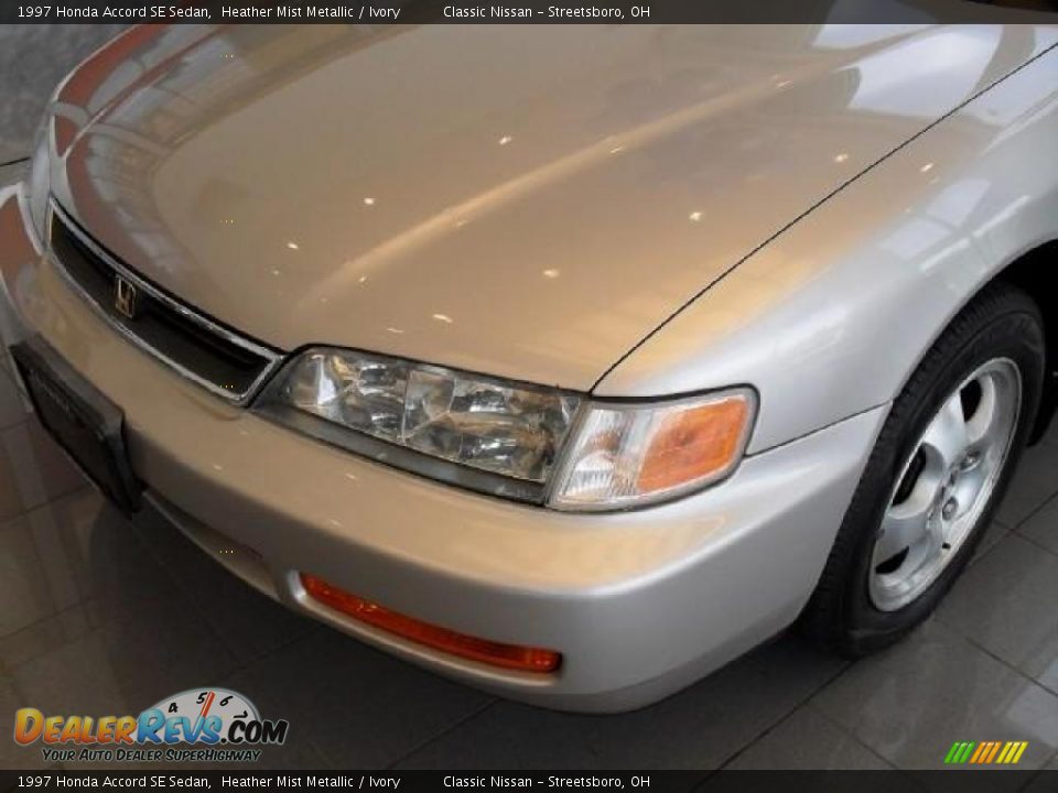 1997 Honda Accord SE Sedan Heather Mist Metallic / Ivory Photo #5