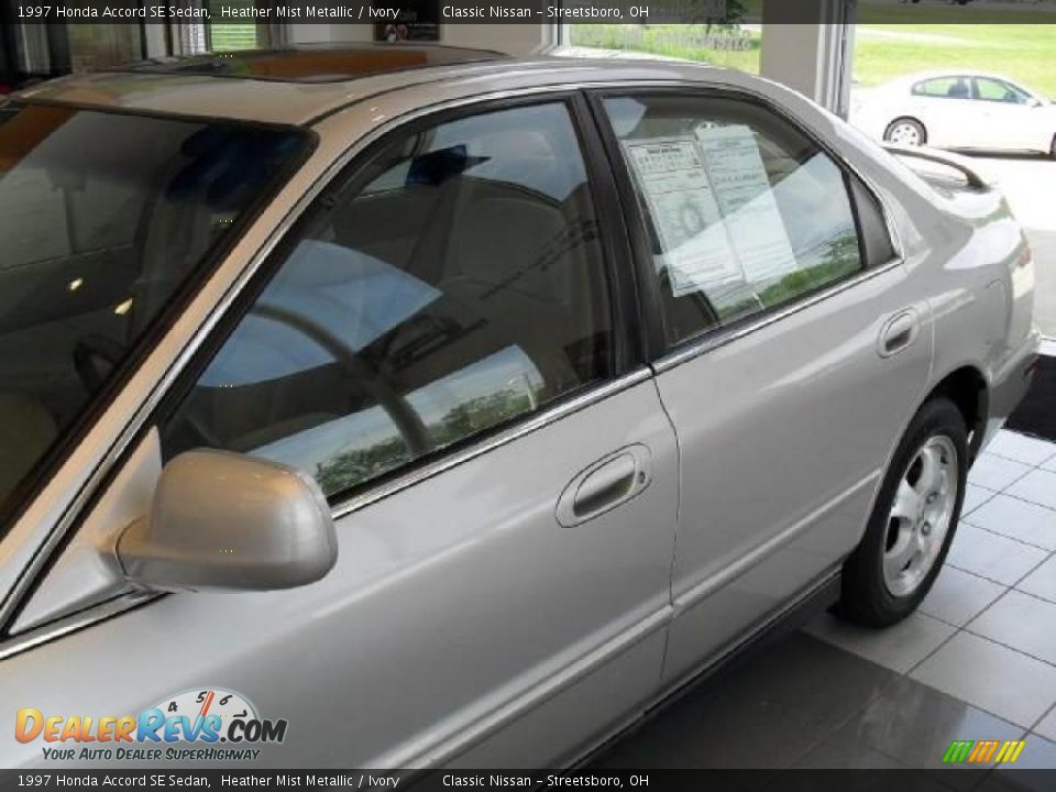 1997 Honda Accord SE Sedan Heather Mist Metallic / Ivory Photo #6