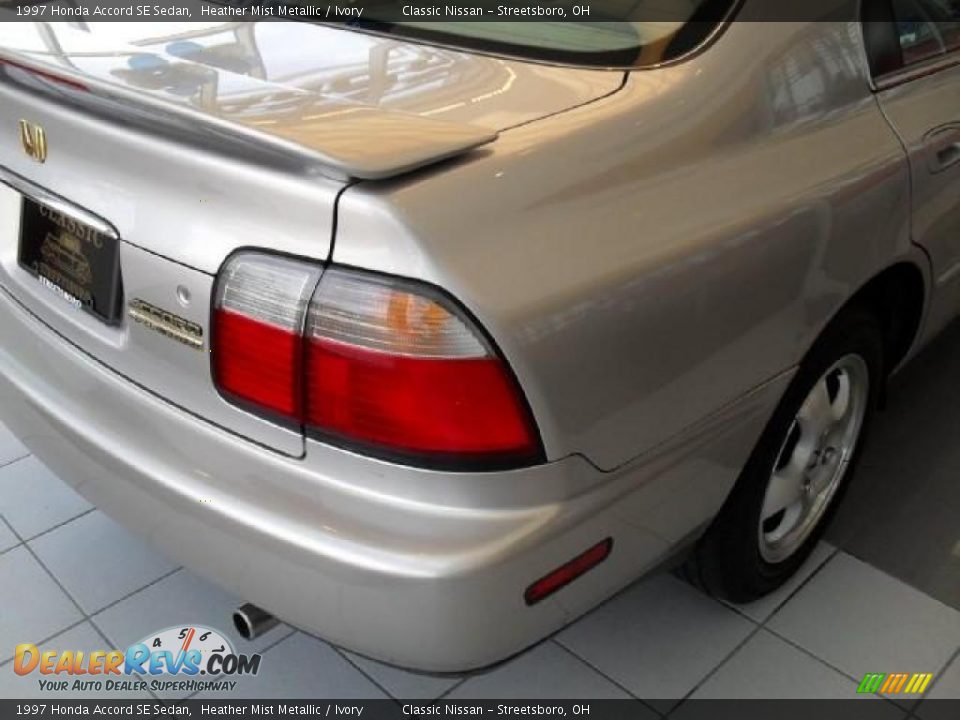 1997 Honda Accord SE Sedan Heather Mist Metallic / Ivory Photo #8