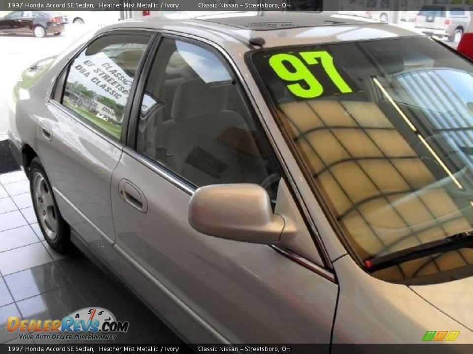 1997 Honda Accord SE Sedan Heather Mist Metallic / Ivory Photo #9