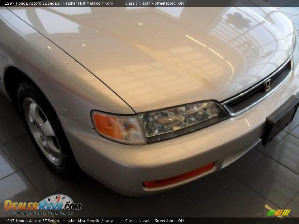 1997 Honda Accord SE Sedan Heather Mist Metallic / Ivory Photo #10