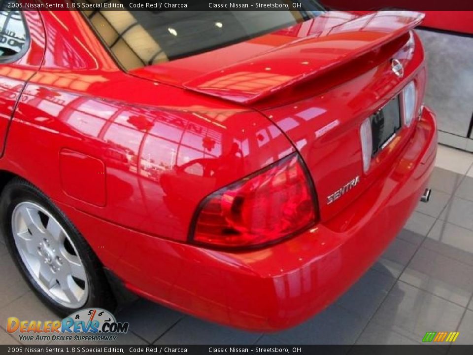 2005 Nissan Sentra 1.8 S Special Edition Code Red / Charcoal Photo #9