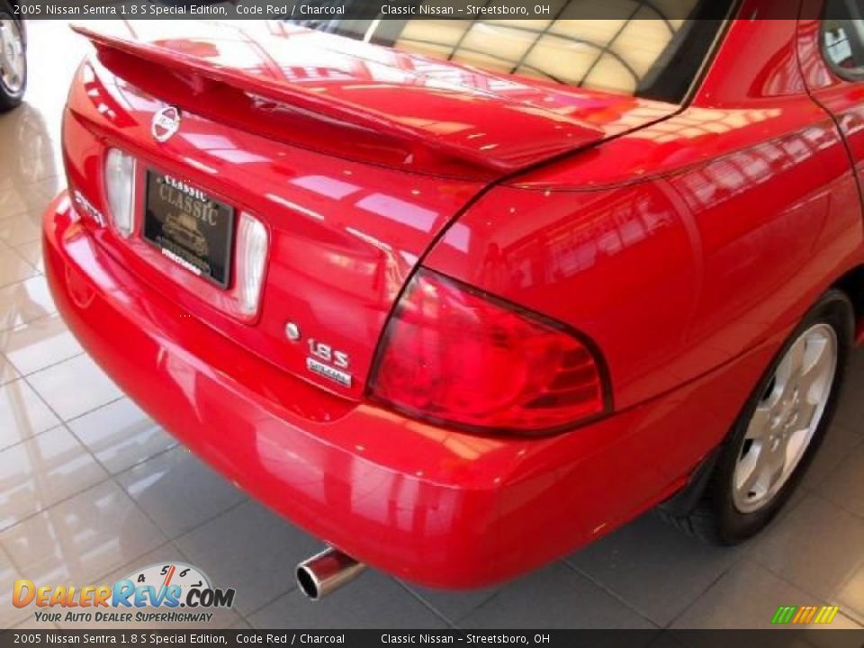 2005 Nissan Sentra 1.8 S Special Edition Code Red / Charcoal Photo #10