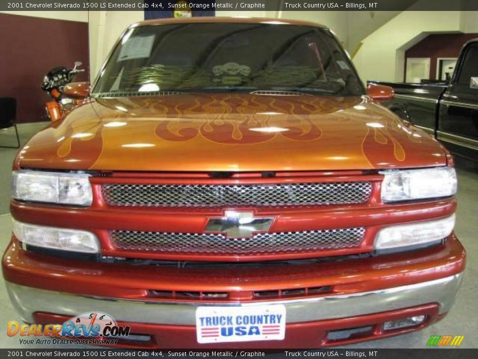 2001 Chevrolet Silverado 1500 LS Extended Cab 4x4 Sunset Orange Metallic / Graphite Photo #3