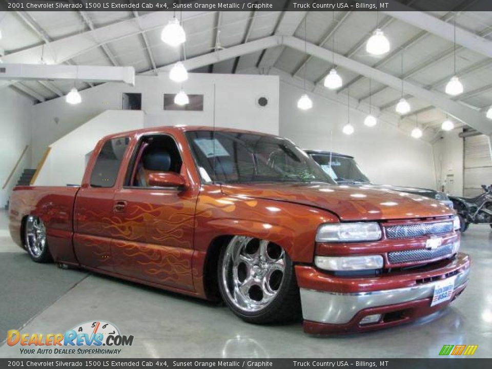 2001 Chevrolet Silverado 1500 LS Extended Cab 4x4 Sunset Orange Metallic / Graphite Photo #4