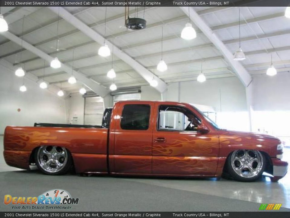 2001 Chevrolet Silverado 1500 LS Extended Cab 4x4 Sunset Orange Metallic / Graphite Photo #5