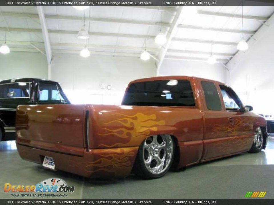 2001 Chevrolet Silverado 1500 LS Extended Cab 4x4 Sunset Orange Metallic / Graphite Photo #6