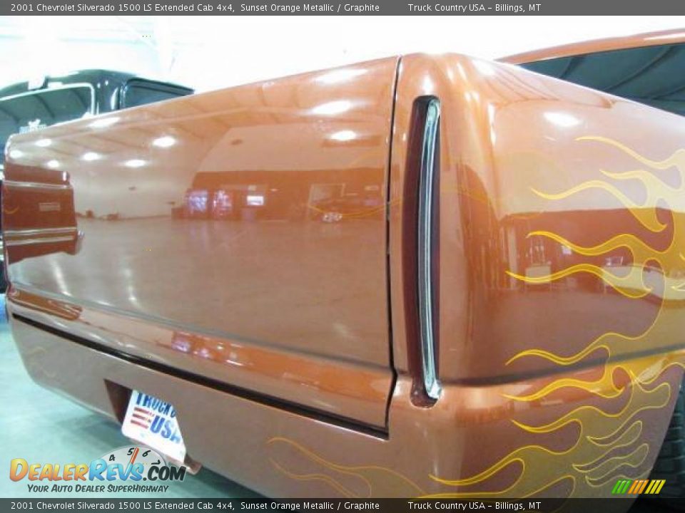 2001 Chevrolet Silverado 1500 LS Extended Cab 4x4 Sunset Orange Metallic / Graphite Photo #8