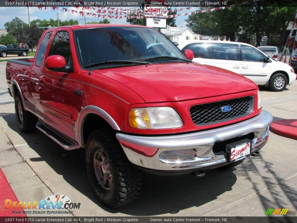 1997 Ford F150 Lariat Extended Cab 4x4 Bright Red / Medium Graphite Photo #22