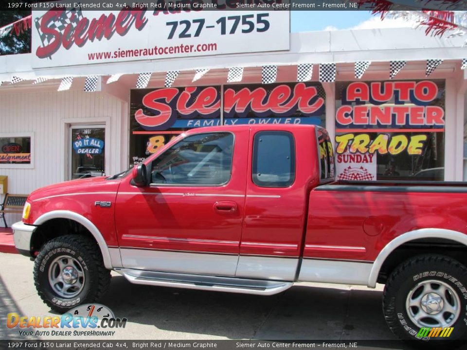 1997 Ford F150 Lariat Extended Cab 4x4 Bright Red / Medium Graphite Photo #23