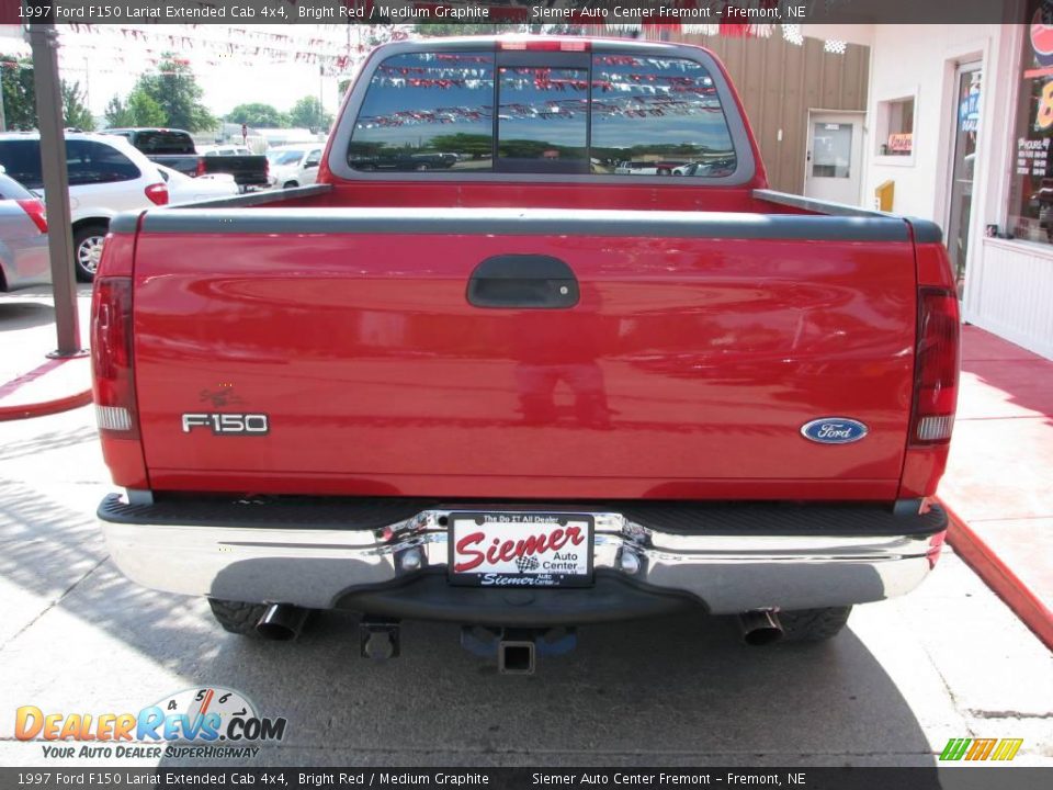 1997 Ford F150 Lariat Extended Cab 4x4 Bright Red / Medium Graphite Photo #31