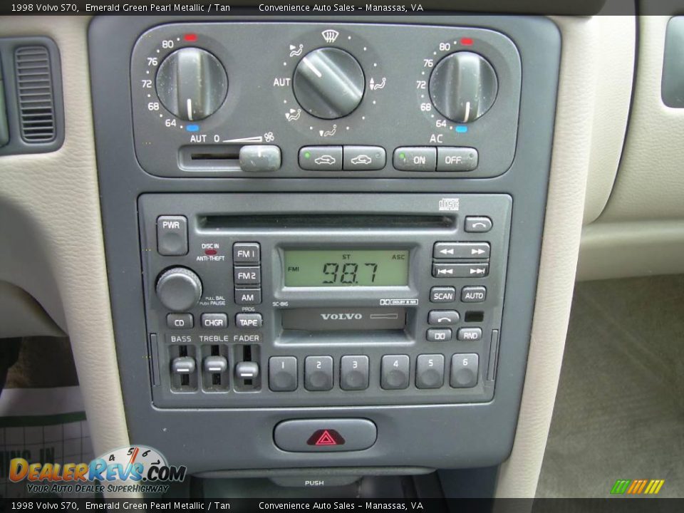 1998 Volvo S70 Emerald Green Pearl Metallic / Tan Photo #15