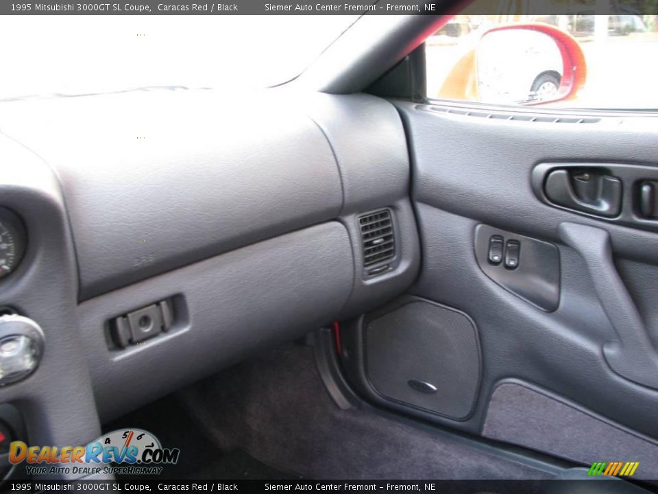 1995 Mitsubishi 3000GT SL Coupe Caracas Red / Black Photo #17