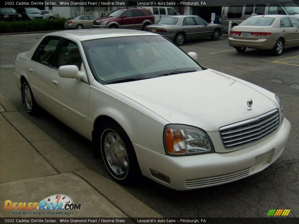 2002 Cadillac DeVille Sedan White Diamond Pearl / Neutral Shale Photo #6