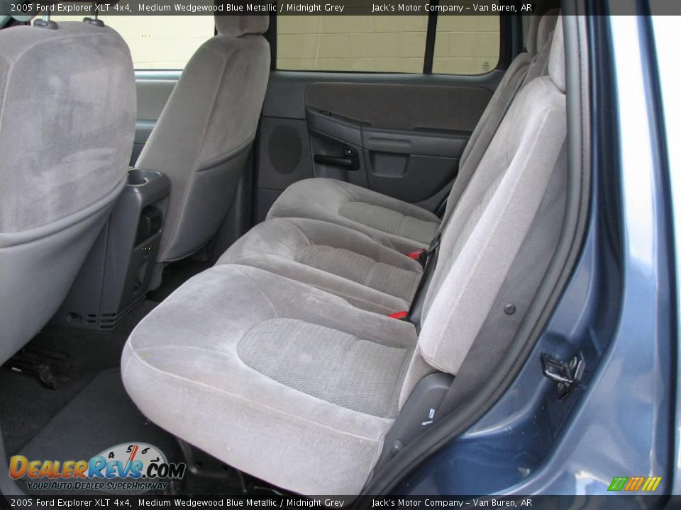 2005 Ford Explorer XLT 4x4 Medium Wedgewood Blue Metallic / Midnight Grey Photo #8
