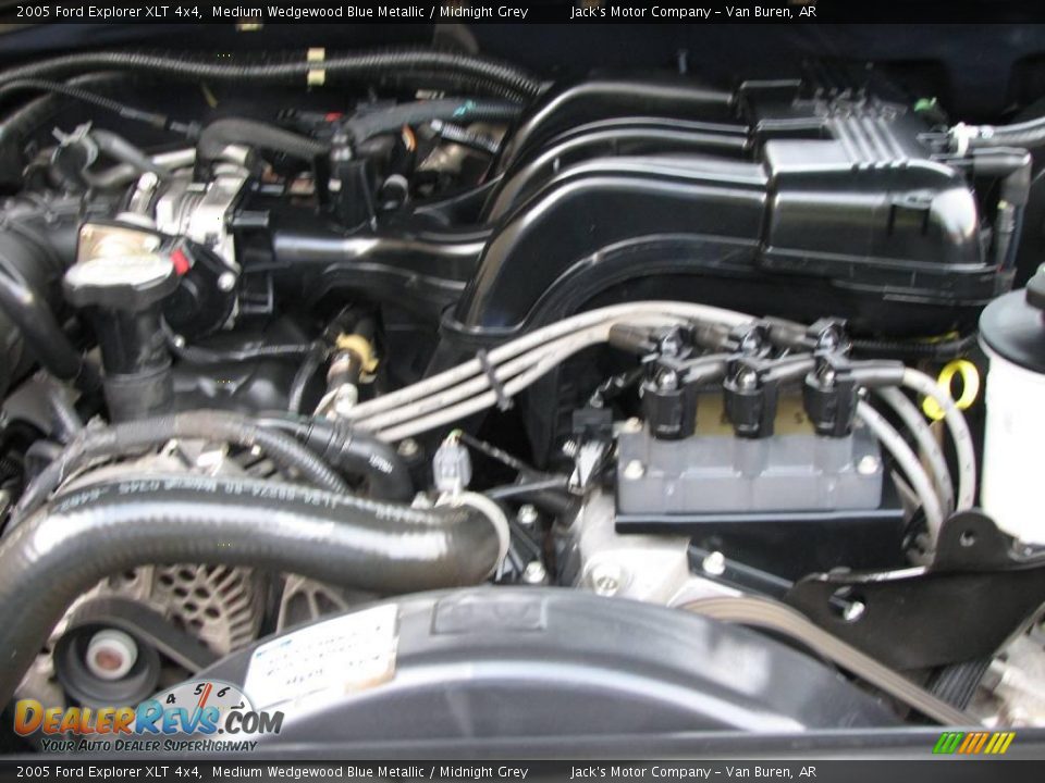 2005 Ford Explorer XLT 4x4 Medium Wedgewood Blue Metallic / Midnight Grey Photo #12