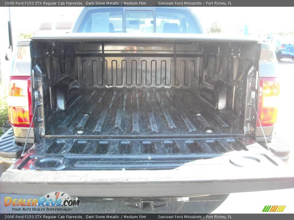 2006 Ford F150 STX Regular Cab Flareside Dark Stone Metallic / Medium Flint Photo #13