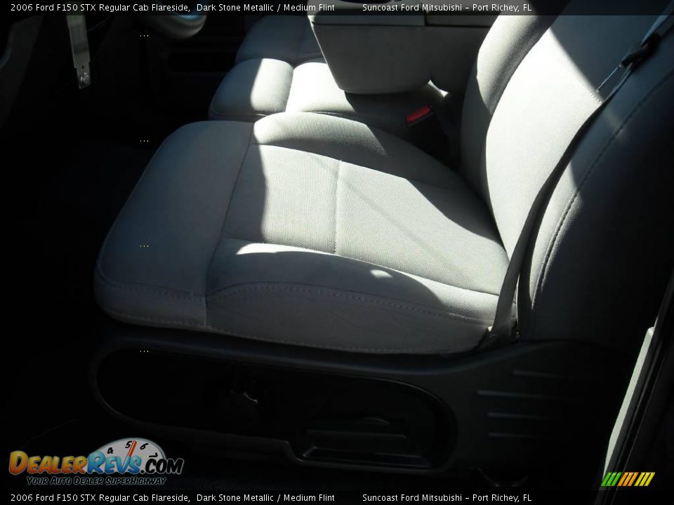 2006 Ford F150 STX Regular Cab Flareside Dark Stone Metallic / Medium Flint Photo #19
