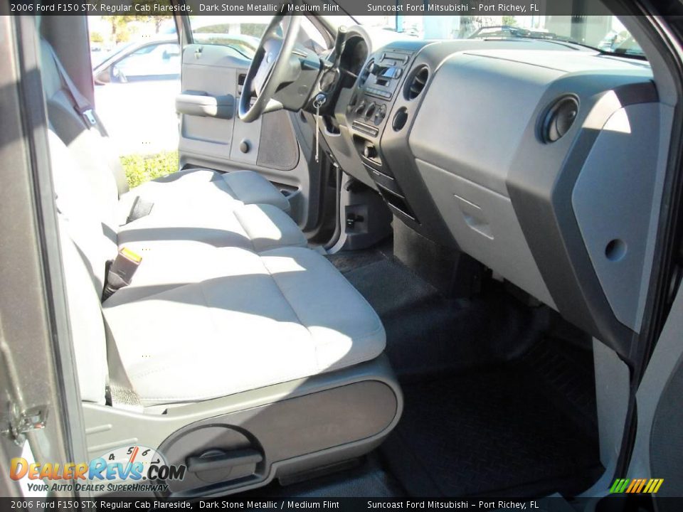 2006 Ford F150 STX Regular Cab Flareside Dark Stone Metallic / Medium Flint Photo #20