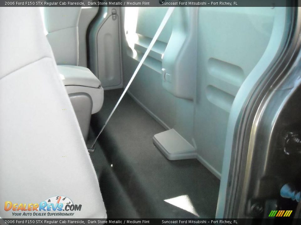 2006 Ford F150 STX Regular Cab Flareside Dark Stone Metallic / Medium Flint Photo #22