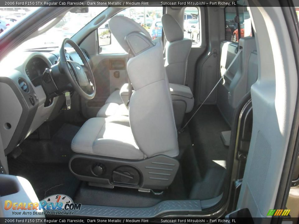 2006 Ford F150 STX Regular Cab Flareside Dark Stone Metallic / Medium Flint Photo #23