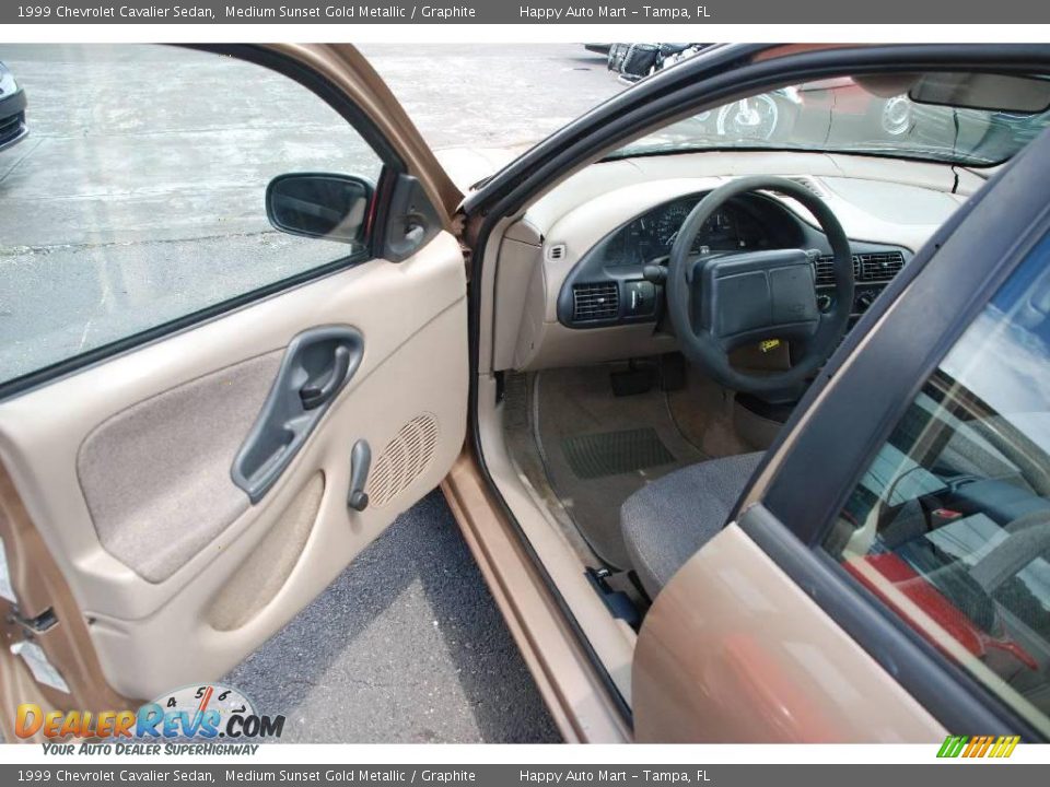 1999 Chevrolet Cavalier Sedan Medium Sunset Gold Metallic / Graphite Photo #11