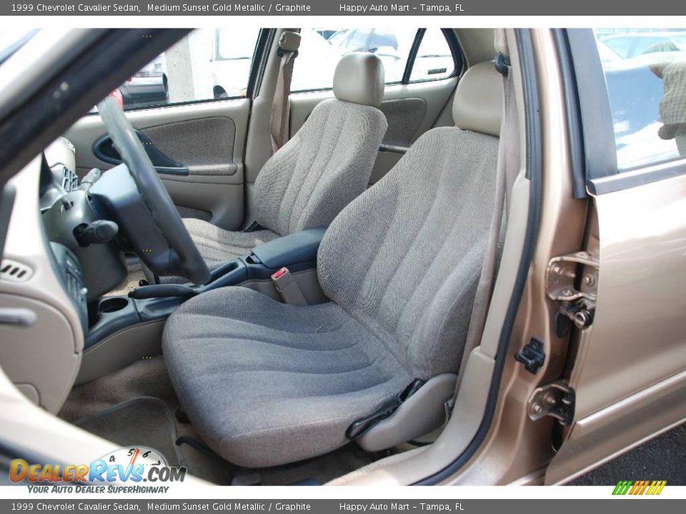 1999 Chevrolet Cavalier Sedan Medium Sunset Gold Metallic / Graphite Photo #17
