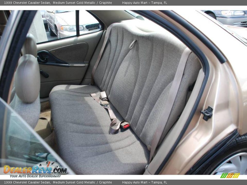1999 Chevrolet Cavalier Sedan Medium Sunset Gold Metallic / Graphite Photo #20
